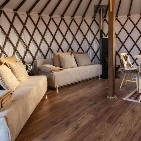Jurtowe Wzgorze Glamping Hotel Grabinek Exterior photo