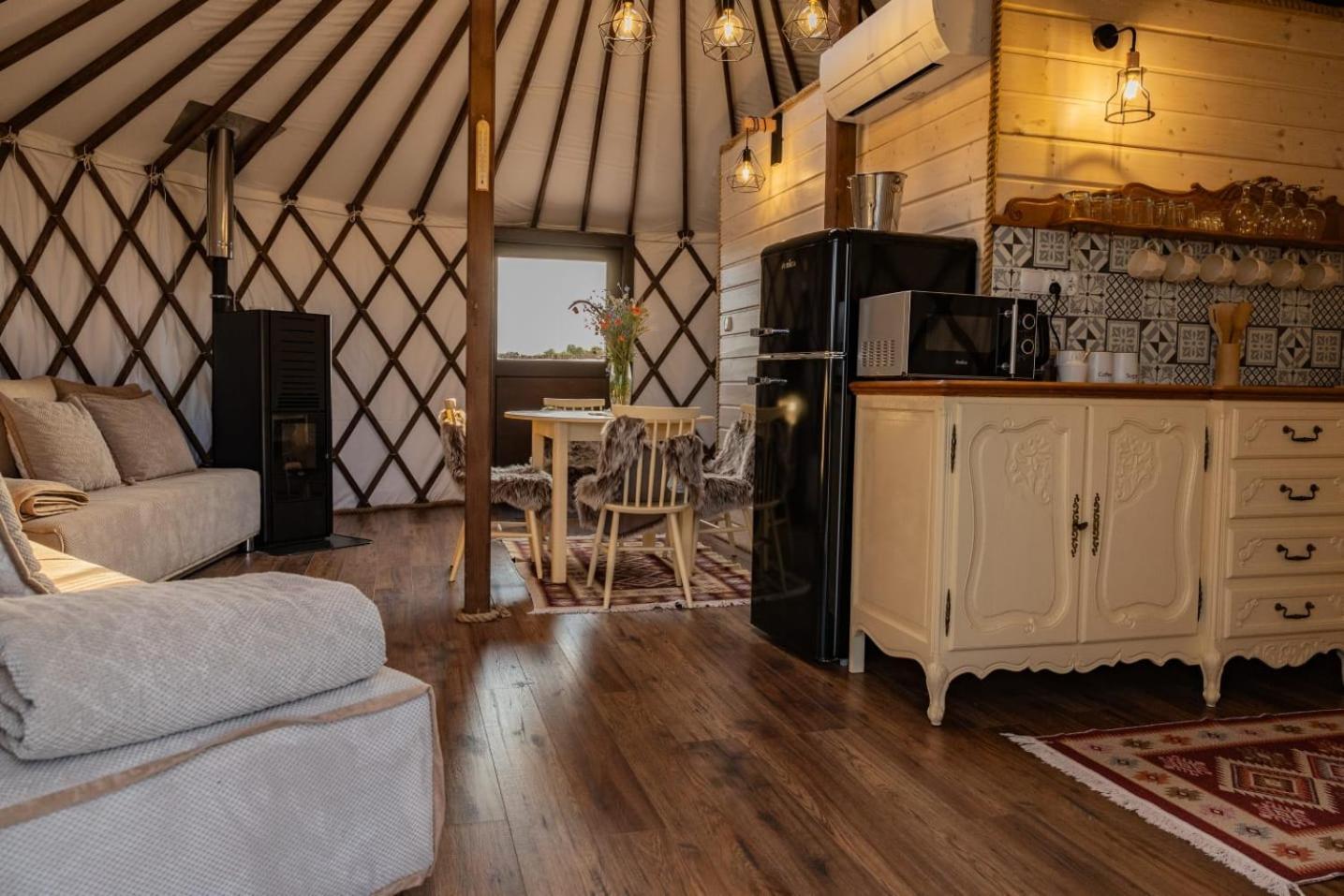Luxury tent Jurtowe Wzgorze Glamping *