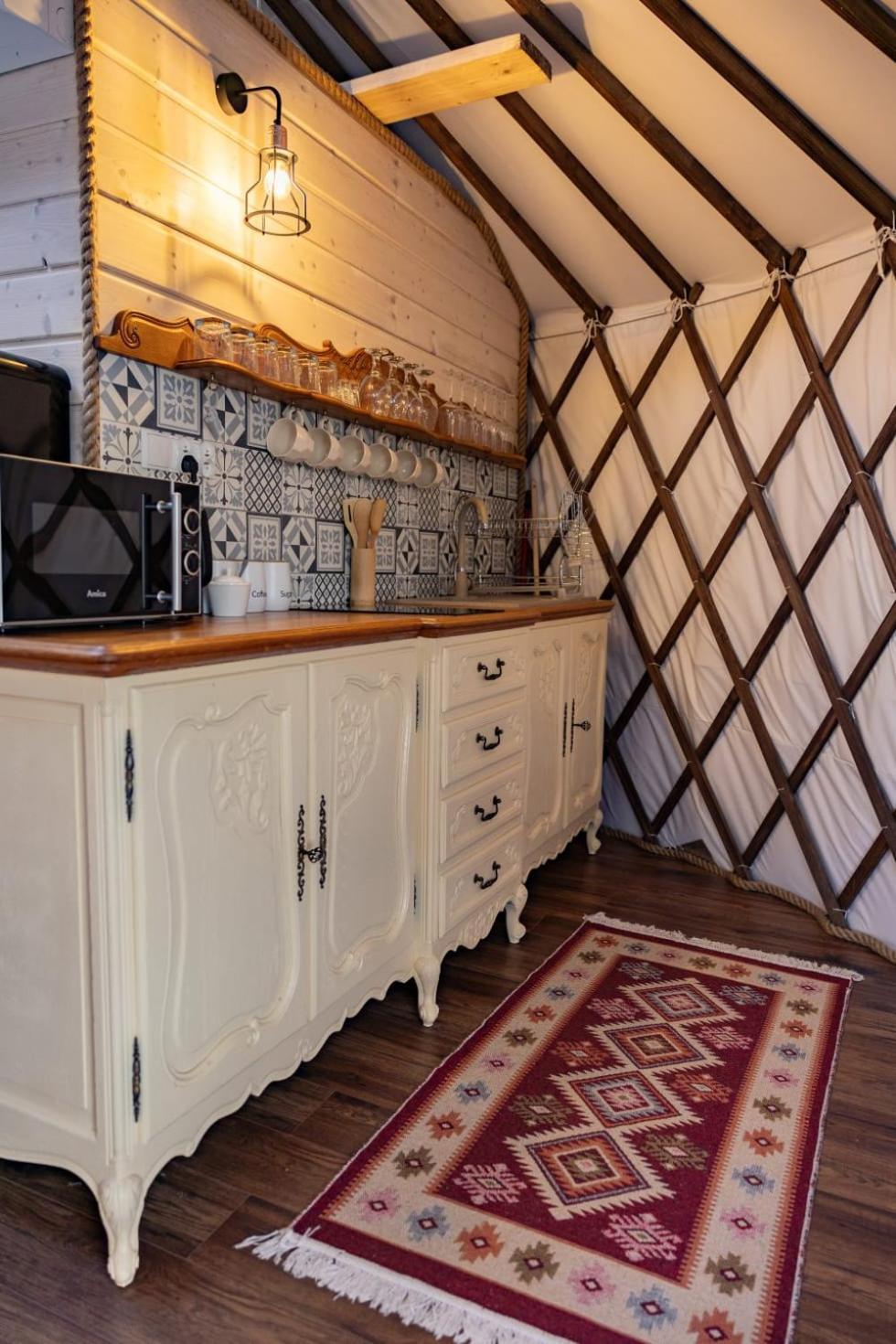 Jurtowe Wzgorze Glamping