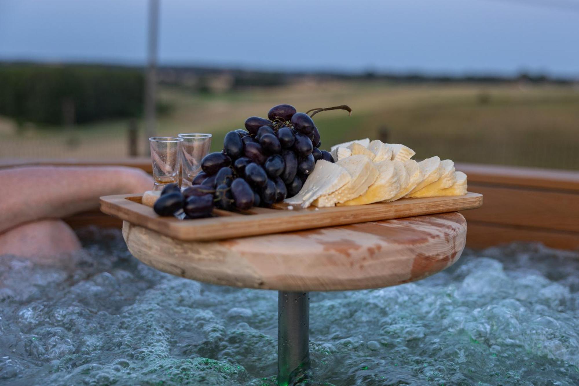 Jurtowe Wzgorze Glamping Grabinek